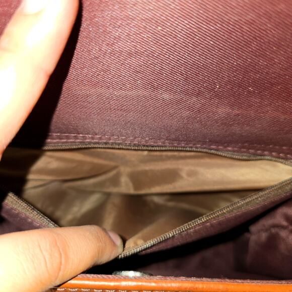 Unbranded Leather Purse with Silver Heart Accent - Picture 8 of 15